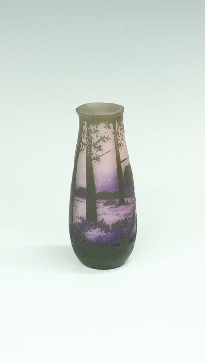 Vase avec paysage arboré
Vase avec paysage arboré 