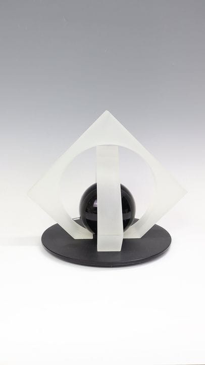 Objet Willi Pistor, 1979. Verre optique incolore, 