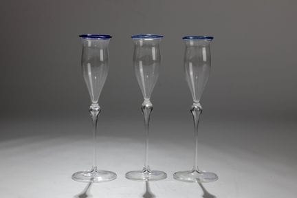 Lot de trois verres à liqueur datant d'environ 190