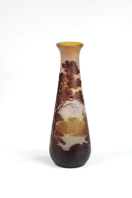 Vase représentant un paysage fluvial
Vase représen