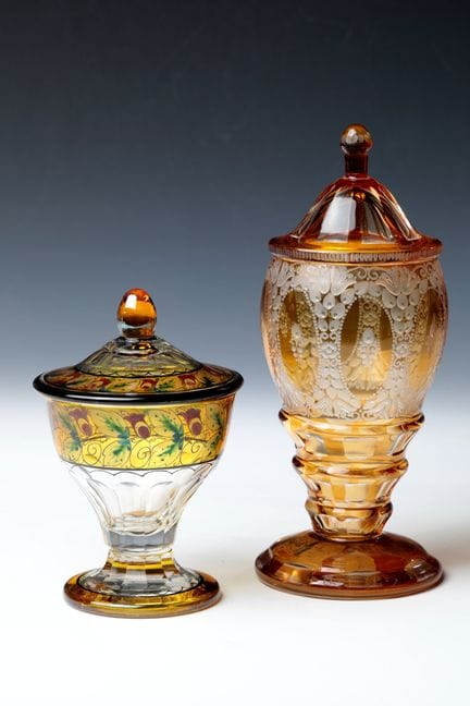 Boîte à couvercle et coupe à couvercle
Boîte à cou
