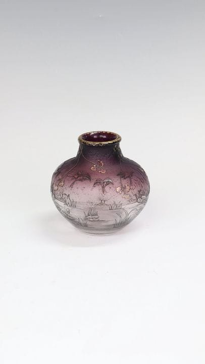 Petit vase « Oiseaux près de l'étang aux nénuphars