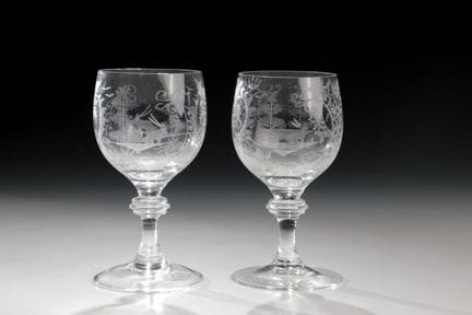 Paire de verres à vin blanc, d'origine allemande, 