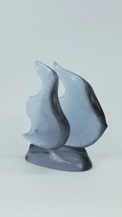 雕塑《Scalari Corosso》，马里奥·平佐尼（设计），塞古索艺术玻璃工坊（Seguso V