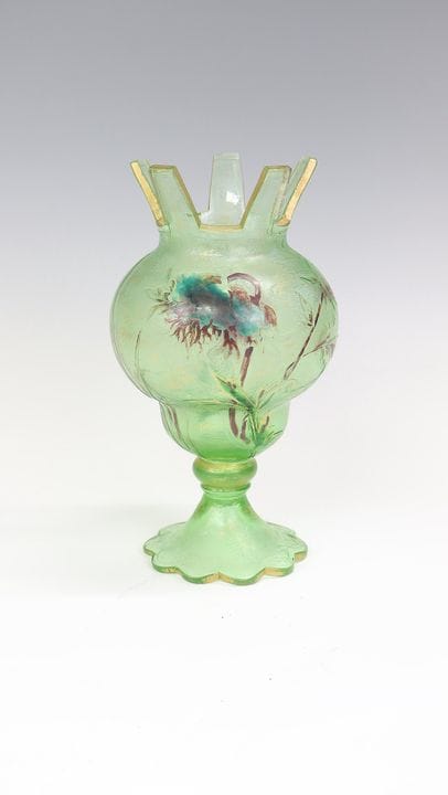 Vase rare à décor floral
Vase rare à décor floral,
