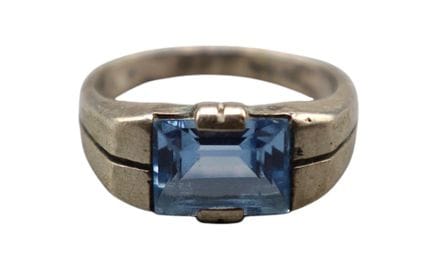 Anillo de plata con aguamarina
TD 49
Peso bruto: 3