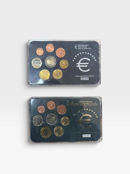 LUXEMBURGO 
Dos estuches compuestos por monedas co