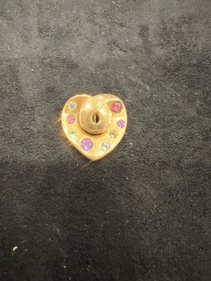 Colgante de oro amarillo de 18 quilates con un cor