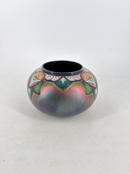 MONTIERES 
Vaso sferico in maiolica dal corpo bomb