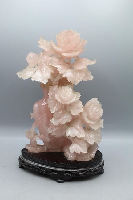 CINA, XX secolo
Vaso in quarzo rosa scolpito raffi