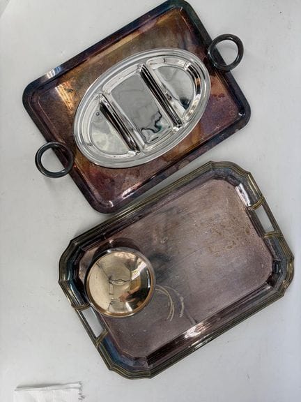 CHRISTOFLE 
Bandeja de metal plateado con dos asas