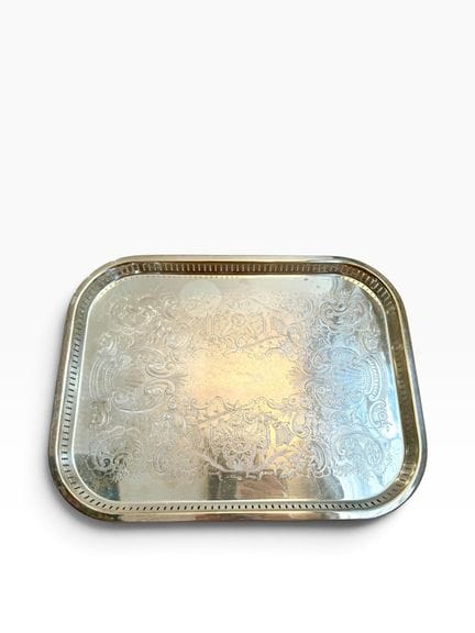 Bandeja de servicio inglesa de metal plateado con 