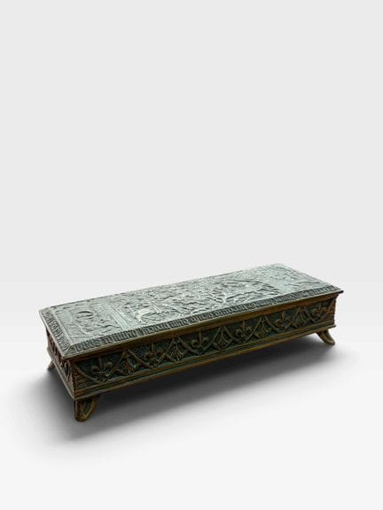 Max LE VERRIER  
Cofanetto in bronzo con decorazio