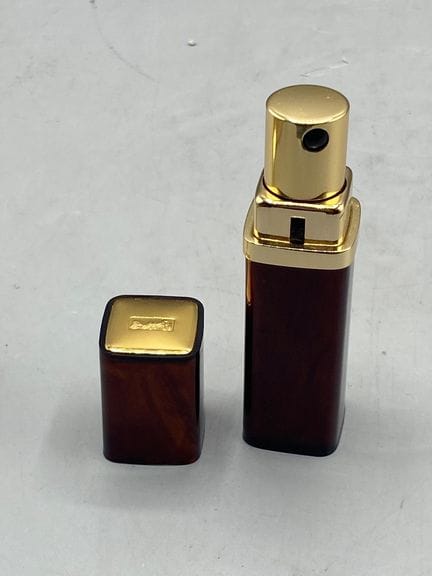 HERMES
Estuche «Calèche Atomizer» que incluye un a