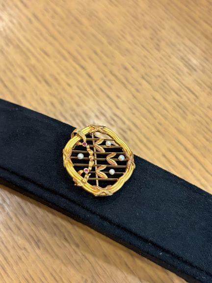 Brosche aus 18 Karat Gelbgold (750/1000)
Kleine we