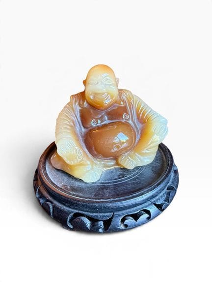 CINA, XX secolo
Buddha in agata 
Dimensioni: 9,5 x