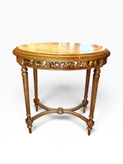 Tavolo ovale in legno dorato con base a X, stile L