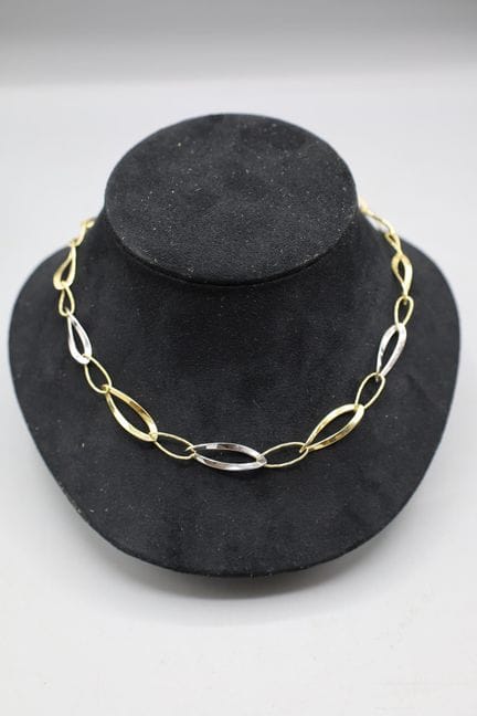ACDC
Collar corto de metal dorado. 
Peso: 7,8 g