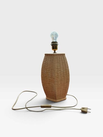 Coppia di piedini per lampada con spigoli smussati