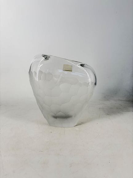 SÈVRES 
Vaso in cristallo incolore, intagliato e s