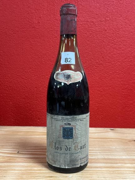 Una botella de Clos de Tart, añada 1964.
Nivel baj