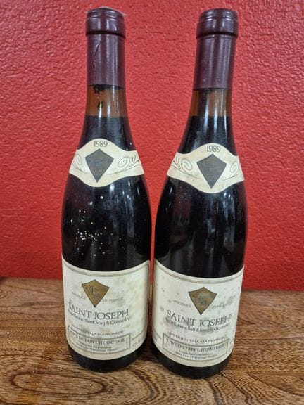 Deux bouteilles de Saint Joseph cave de Tain l'Her