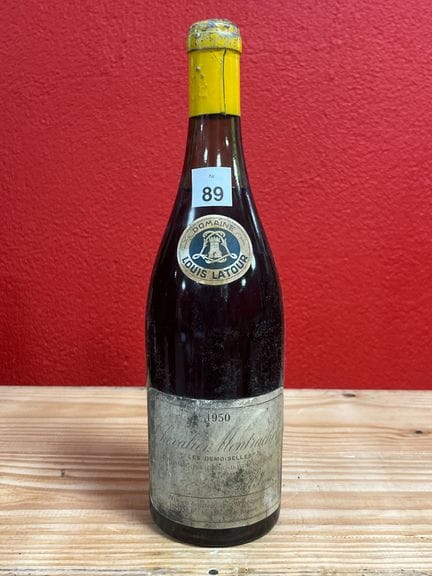 Una botella de Domaine Louis Latour «Les Demoisell