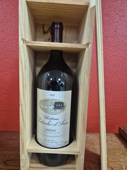Une bouteille Magnum Château PATACHE d'AUX Médoc 2