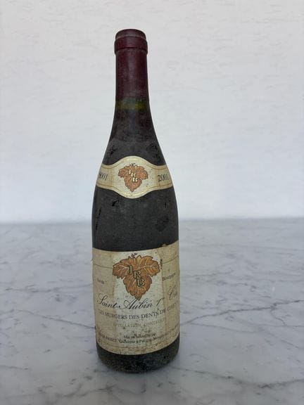 Una botella de Saint-Aubin 1er cru, J. Riger-Brise