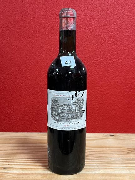Una botella de Château Lafite Rothschild de la aña