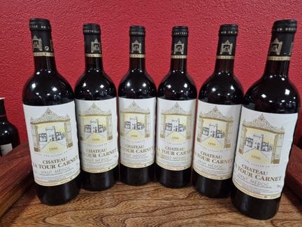 Six bouteilles de Château La Tour Carnet Haut-Médo