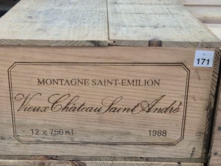 Caisse bois douze bouteilles de Vieux château Sain
