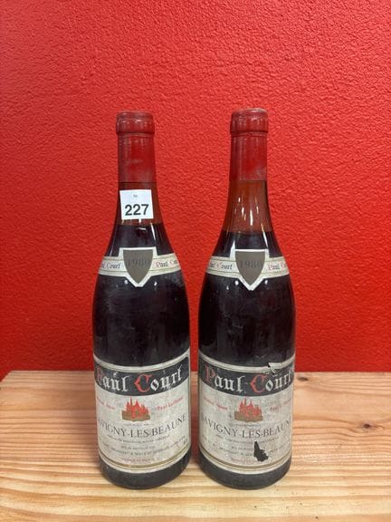 Deux bouteilles de Savigny-les-Beaunes, Appellatio