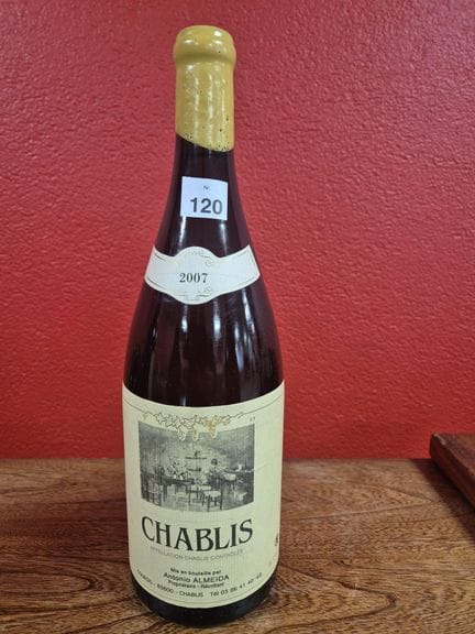 Une bouteille Magnum de CHABLIS 2007
