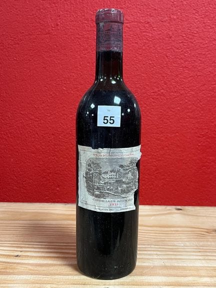 Una botella de Lafite-Rothschild de la añada de 19