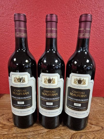 Trois bouteilles de Château Beauferan Coteaux d'Ai