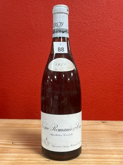 Una botella de Vosne-Romanée Premier Cru Leroy, añ