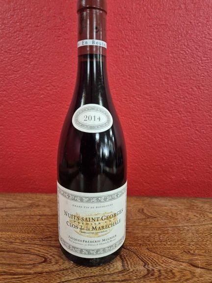 Una botella de Nuits-Saint-Georges 1er Cru «CLOS D