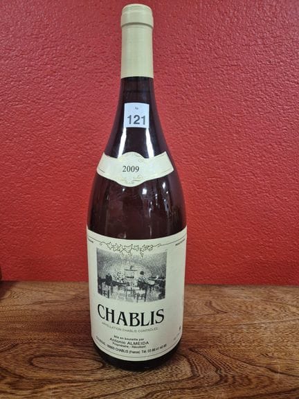 Une bouteille Magnum Chablis 2009
