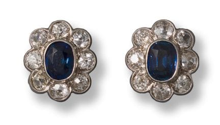 Sapphire ear studs
1st half 20th century
18k and 8