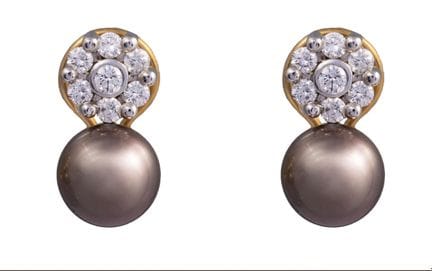 Pearl stud earrings
early 21st century
18k gold, b