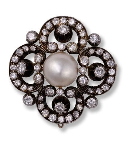 Mabe pearl brooch
1st half 20th century
silver on 