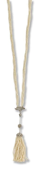 Pearl necklace
early 20th century
platinum, seed p