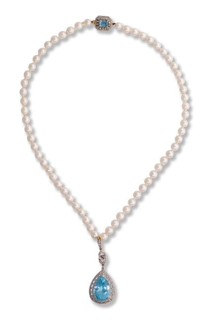 Pearl necklace with topaz pendant
2nd half 20th ce