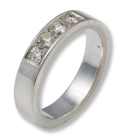 Diamond ring
2nd half 20th century
14k gold, brill