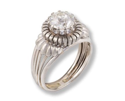 Diamond ring
1st half 20th century
14k white gold,