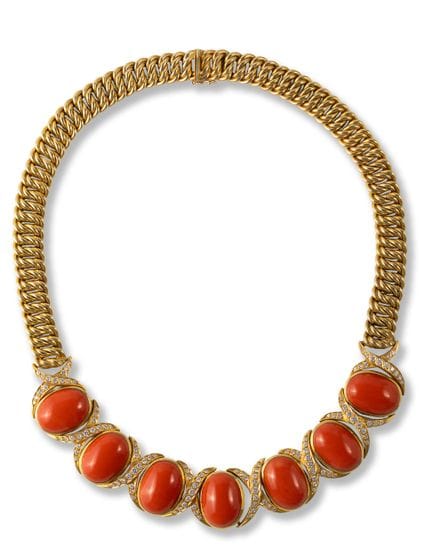 Coral necklace
2nd half 20th century
18k gold, cab