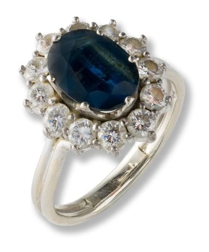 Sapphire ring
2nd half 20th century
14k white gold
