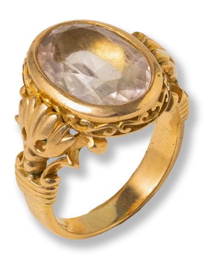 Rock crystal ring
19th century
14k gold, 1 oval cu