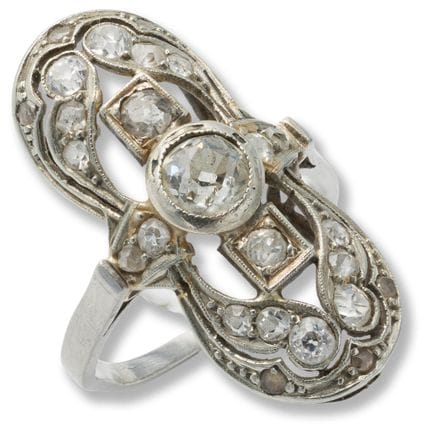 Diamond ring
1920s/1930s
platinum, Old European cu